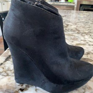 Women’s ankle booty all suede
